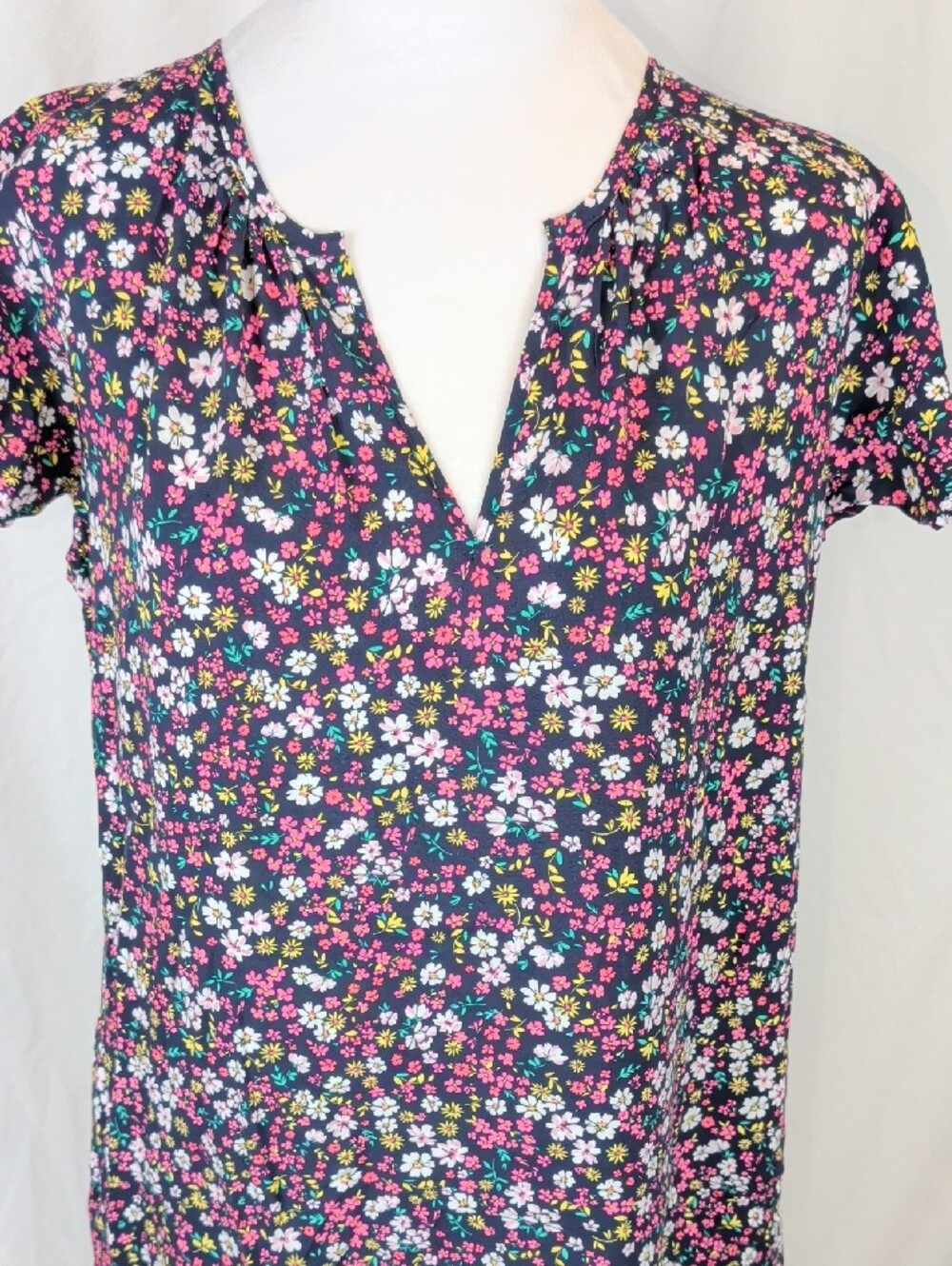 GAP Women's NWT Black Floral Rayon V-Neck Dress with Pockets Size S - Picture 9 of 14